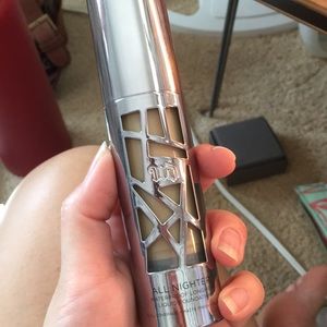 Urban Decay All Nighter Foundation in shade 4.0